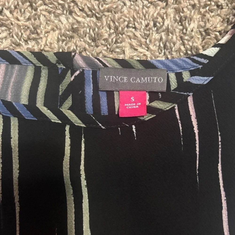 Ruffle Vince Camuto Elegant Black and White/Blue and Striped Women's Top - Picture 3 of 7